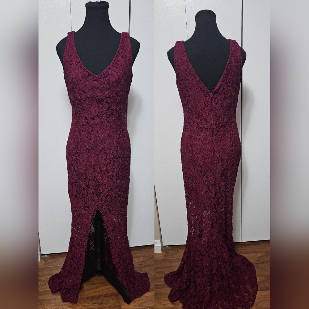 LE CHATEAU | Lace gown